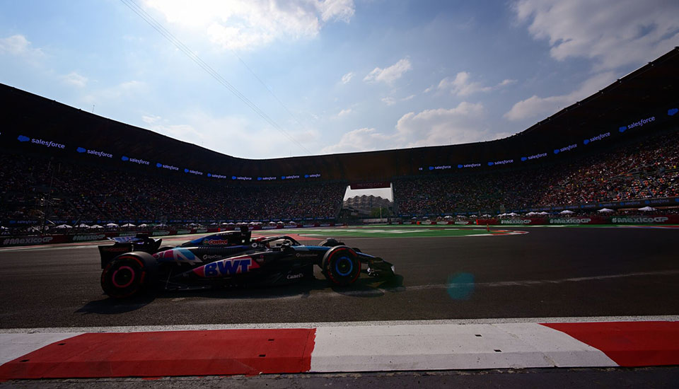 Formula 1-bil på Autódromo Hermanos Rodríguez